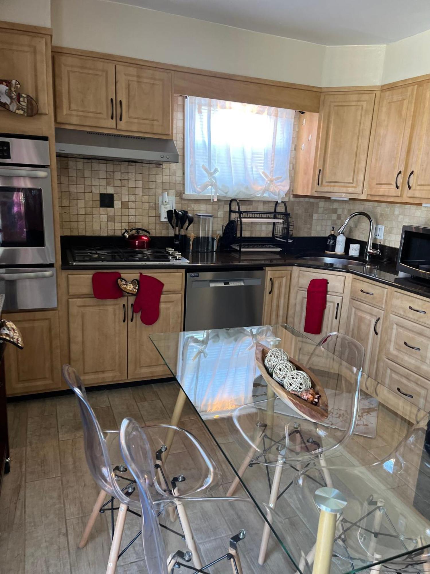 Stylish Cozy Quiet Family Retreat And Romantic Getaway Sleeps Up To 7 With Fast Wifi, Free Parking, Work Station, Alexa Enabled, Fenced In Backyard For Pets Grill Party Patio, Porch, Beach, Canal, Stadium,Boardwalk Restaurants, And Much More! Atlantic City Exterior foto